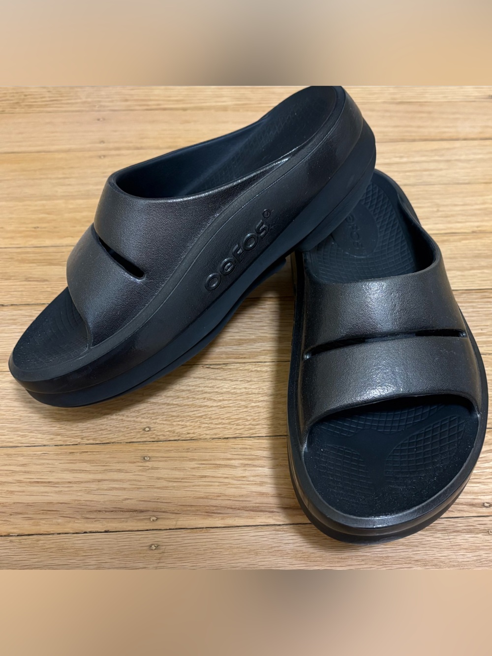 OOFOS OOahh Women’s Stacked Slide Recovery Sandal, Size 6